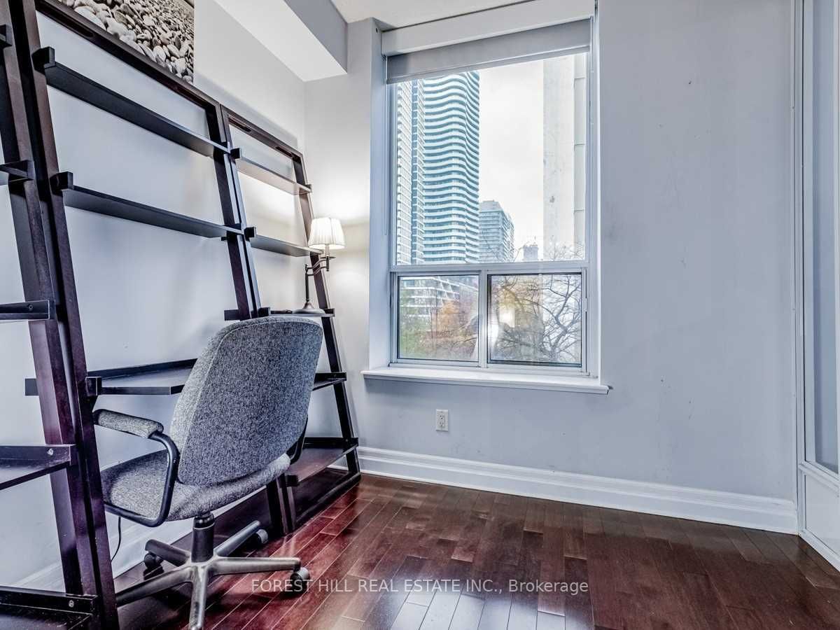 70 Alexander St, unit 305 for rent