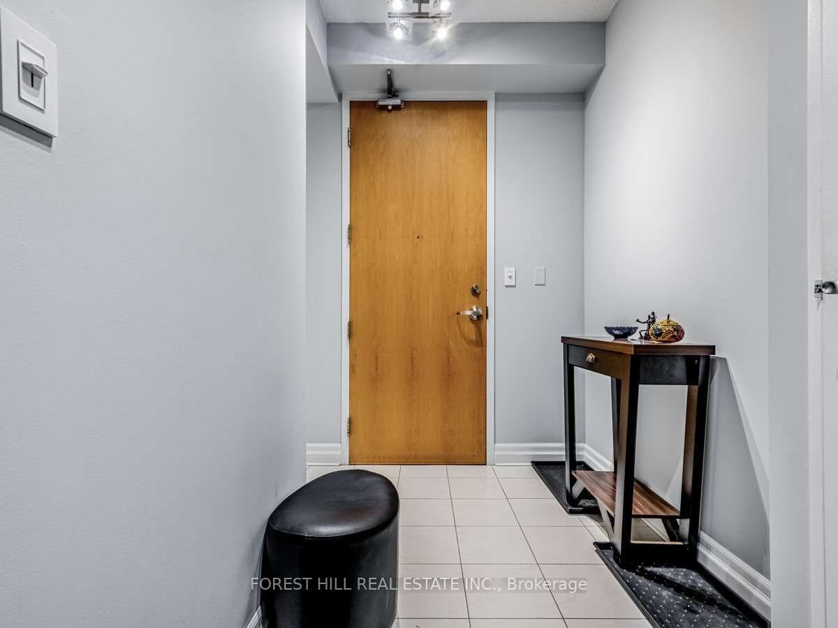 70 Alexander St, unit 305 for rent