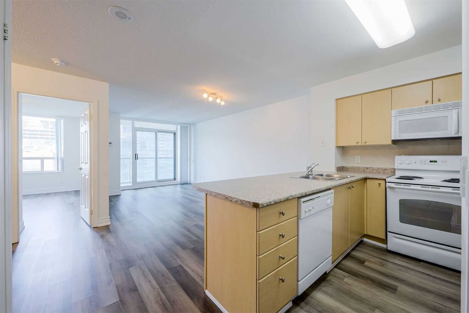 30 Grand Trunk Cres, unit 1503 for sale - image #8