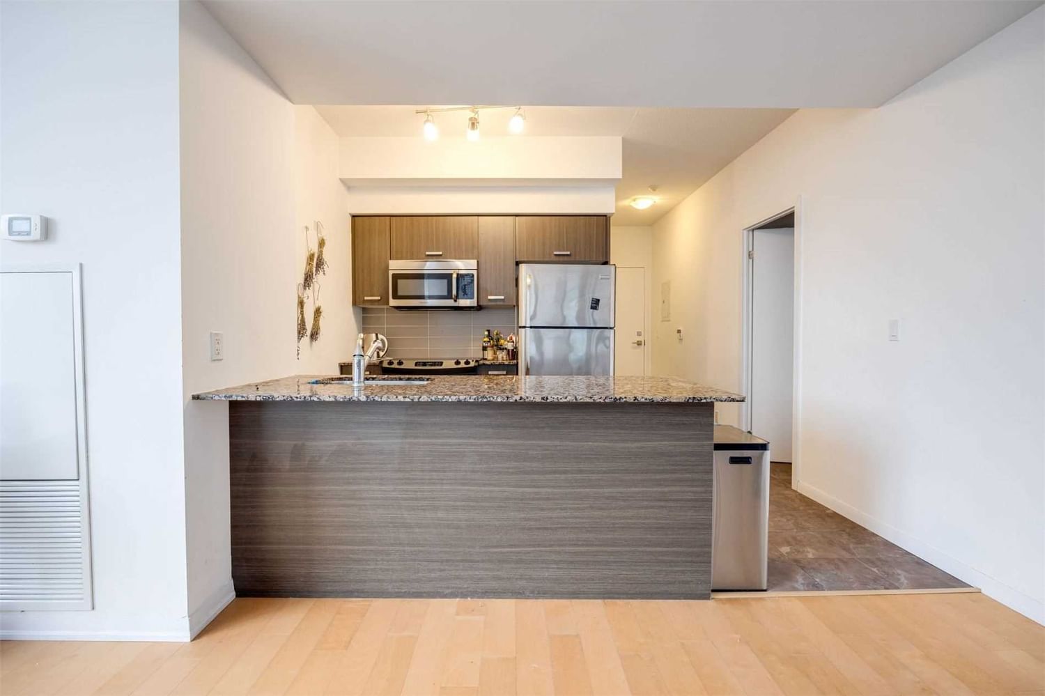 832 Bay St, unit 1203 for rent - image #7