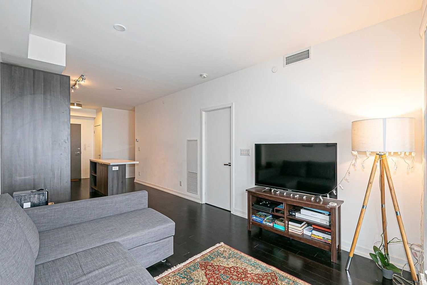 21 Widmer St, unit 3304 for rent - image #7