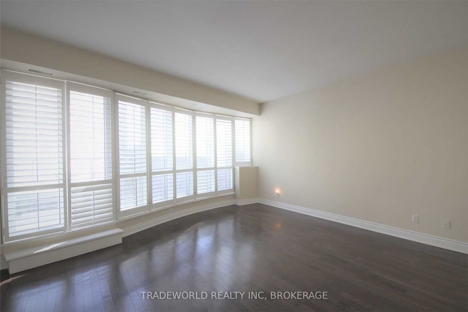 761 Bay St, unit Th4 for rent - image #10