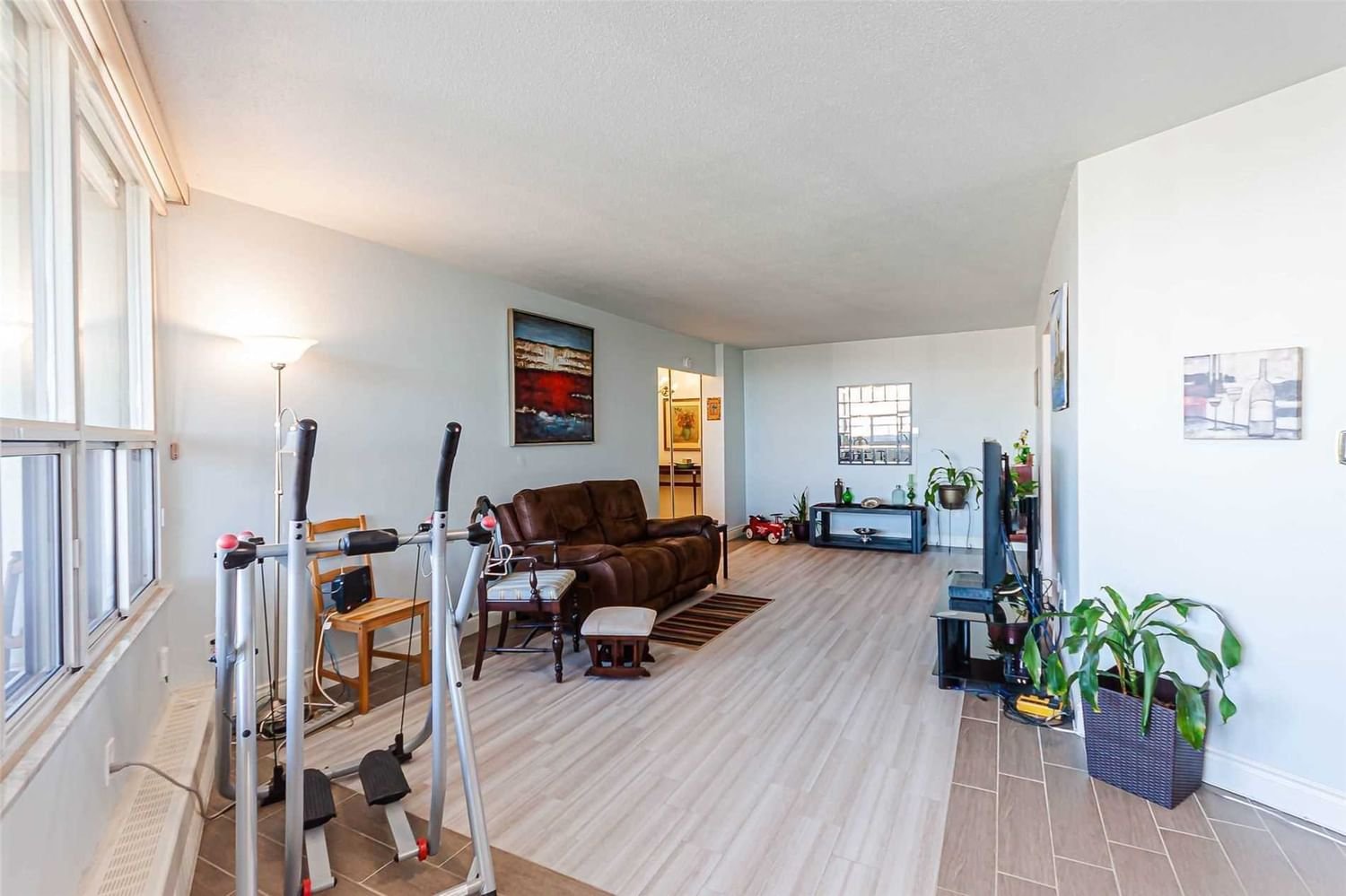 15 Vicora Linkway, unit 1711 for rent - image #8