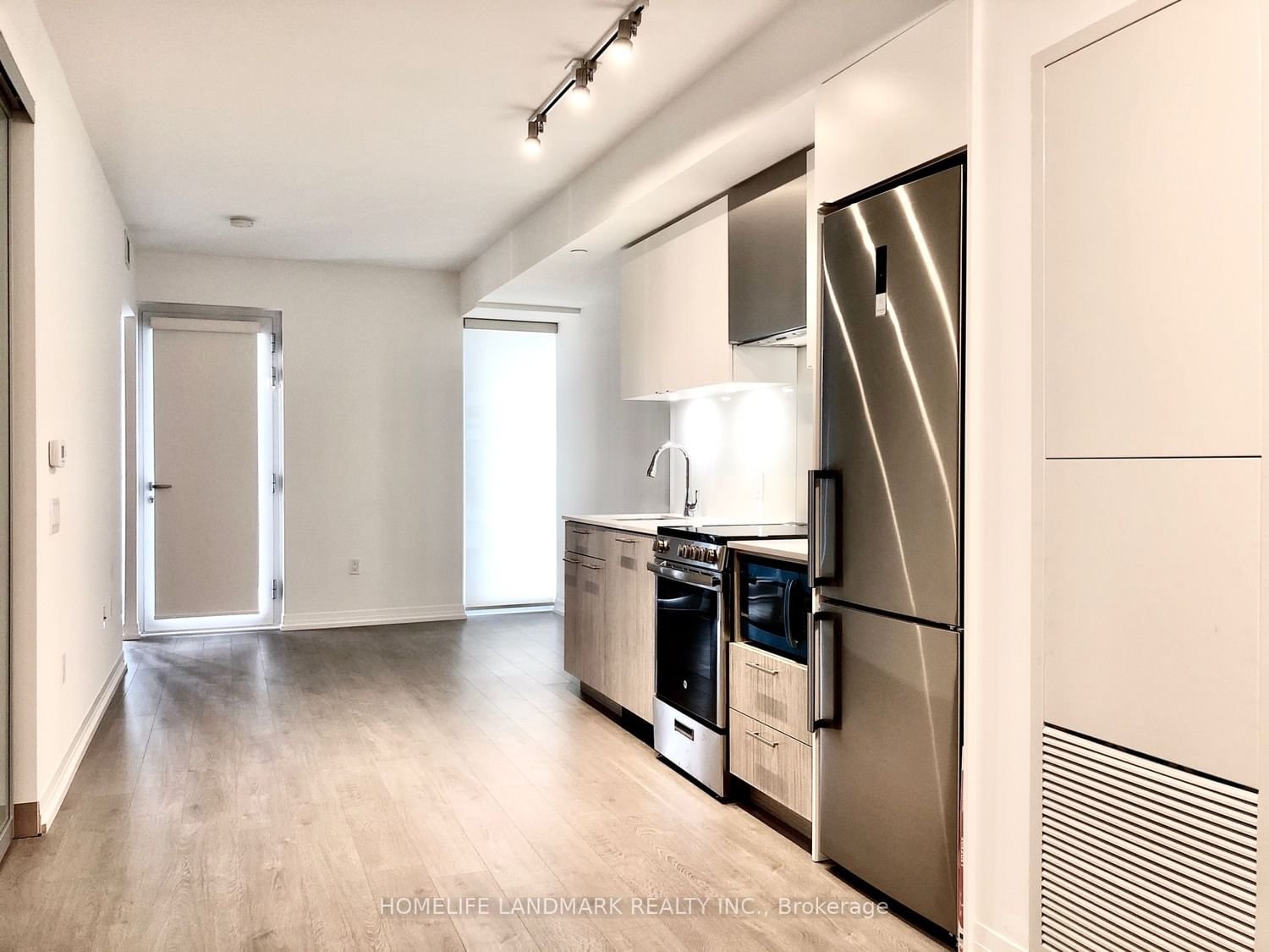 251 Jarvis St, unit 839 for rent - image #3