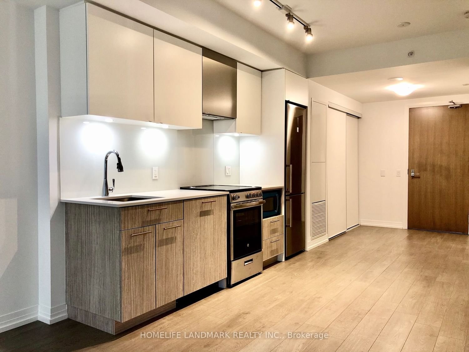 251 Jarvis St, unit 839 for rent - image #6