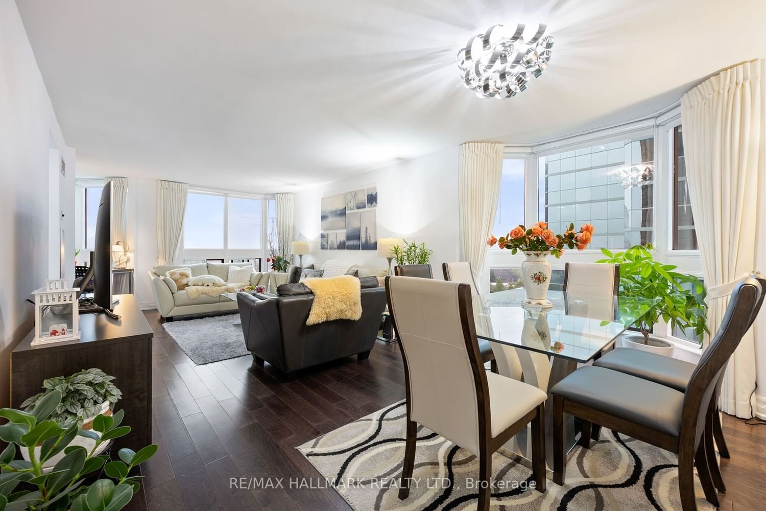 10 Kenneth Ave, unit 1004 for sale - image #1