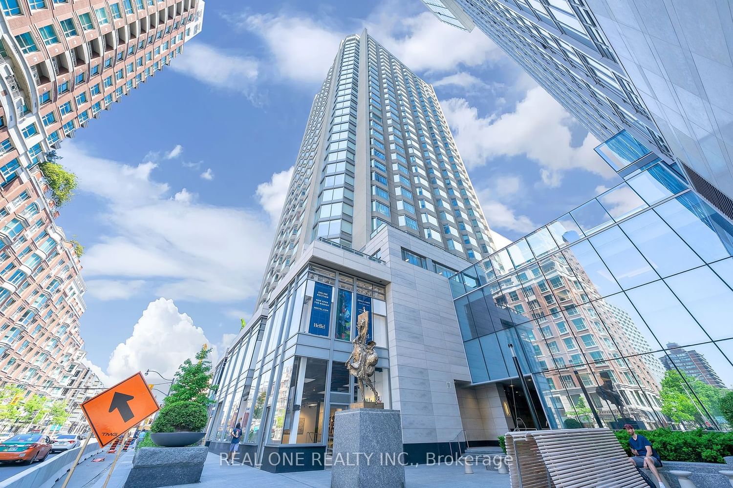 155 Yorkville Ave, unit 2507 for sale