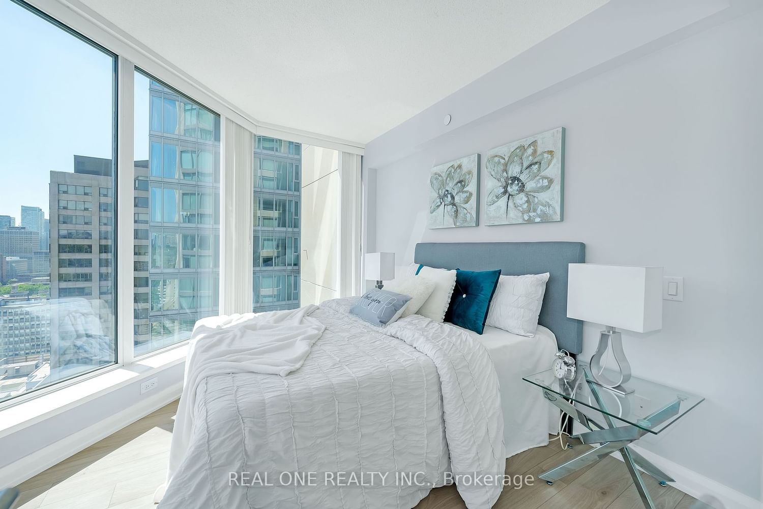 155 Yorkville Ave, unit 2507 for sale