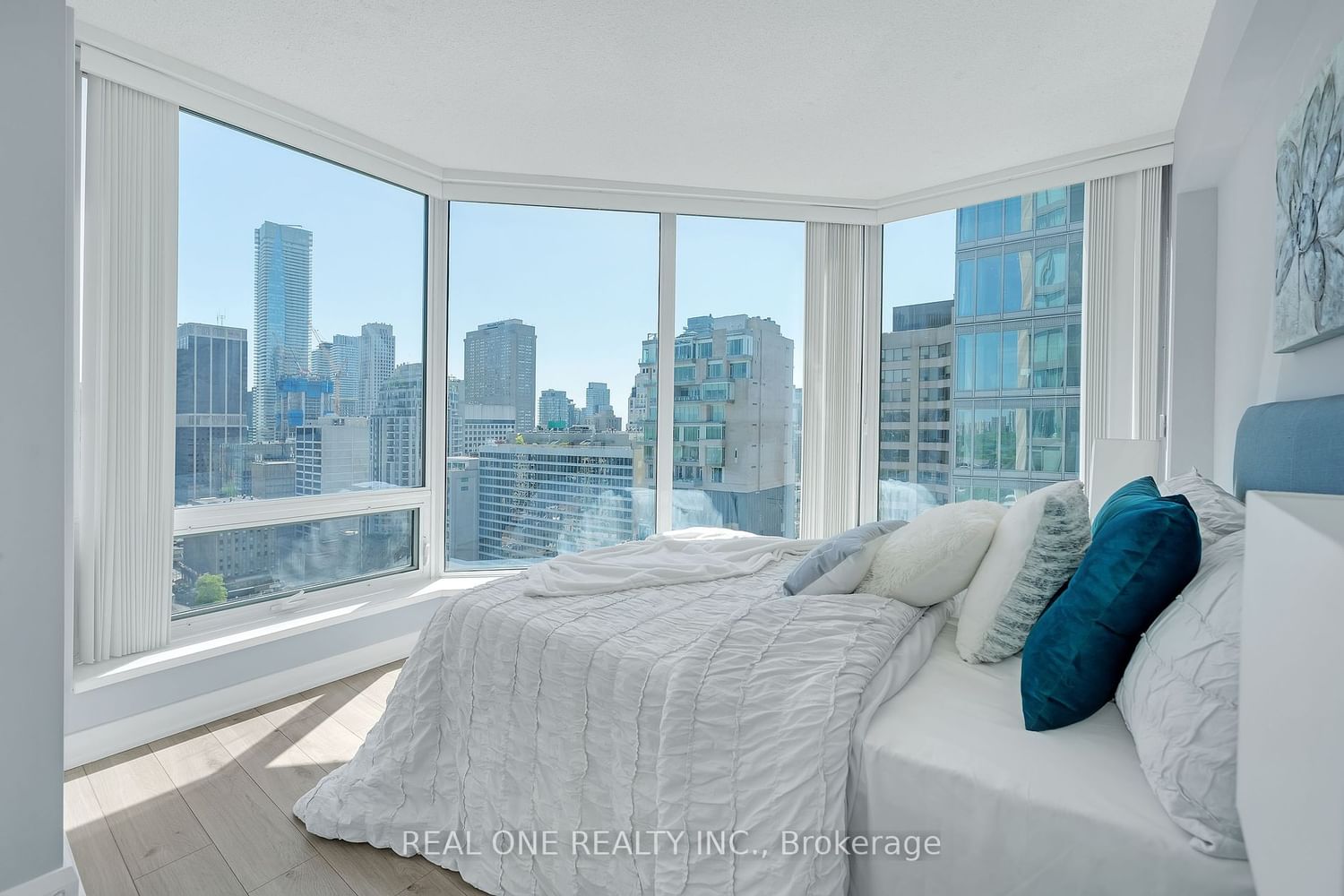 155 Yorkville Ave, unit 2507 for sale