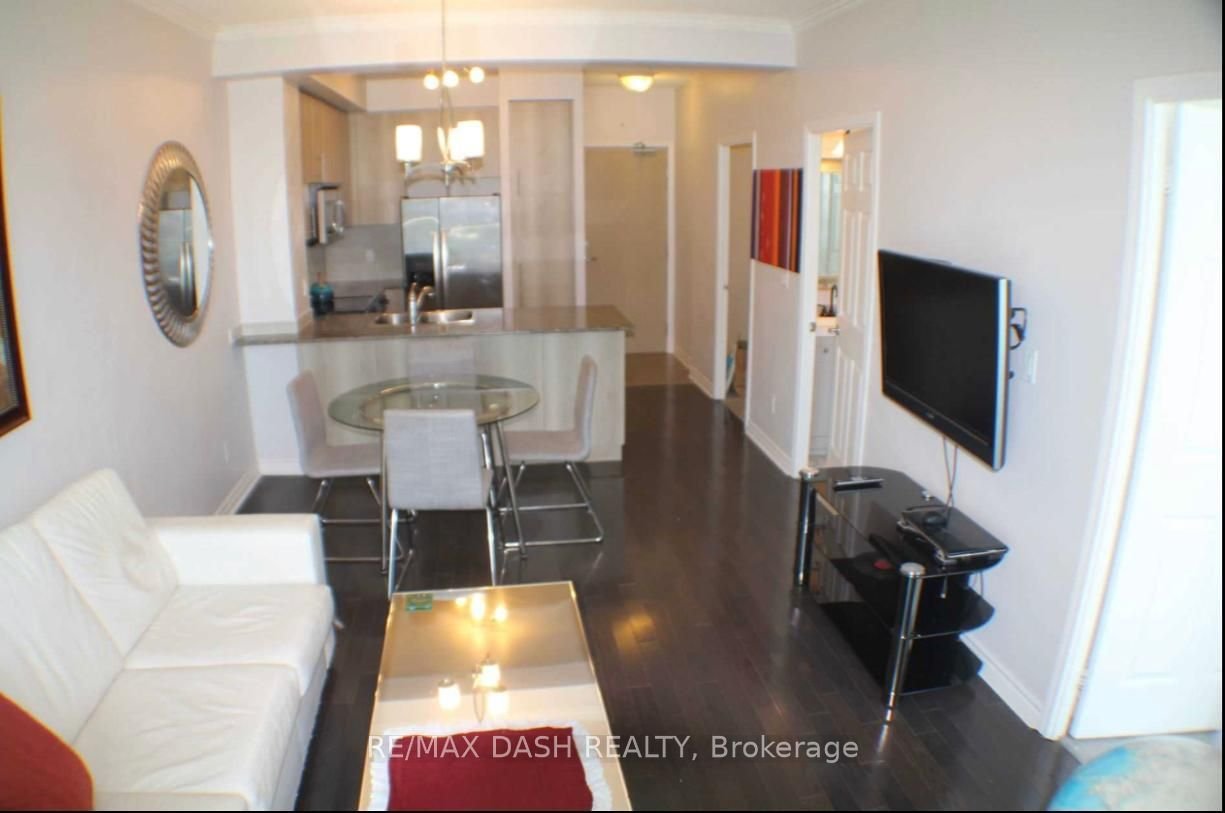 18 Holmes Ave, unit 708 for rent - image #2