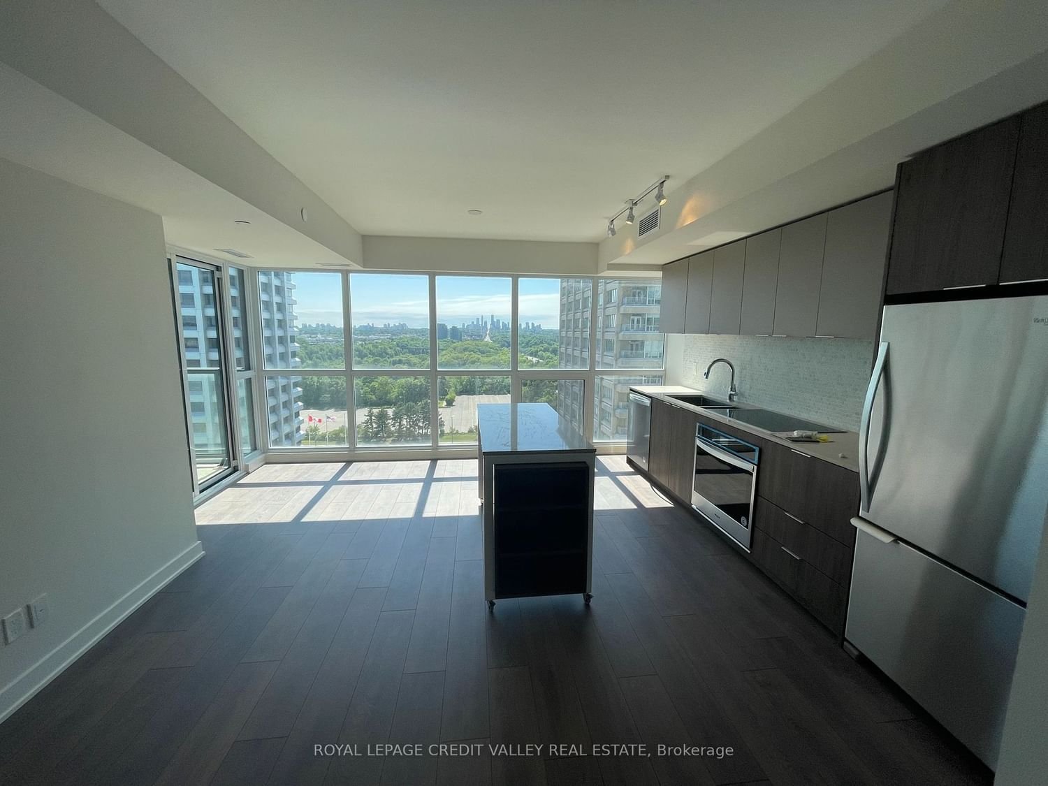 2 Sonic Way, unit 1510 for rent - image #11