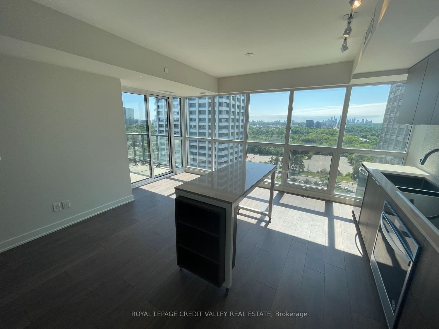 2 Sonic Way, unit 1510 for rent - image #12