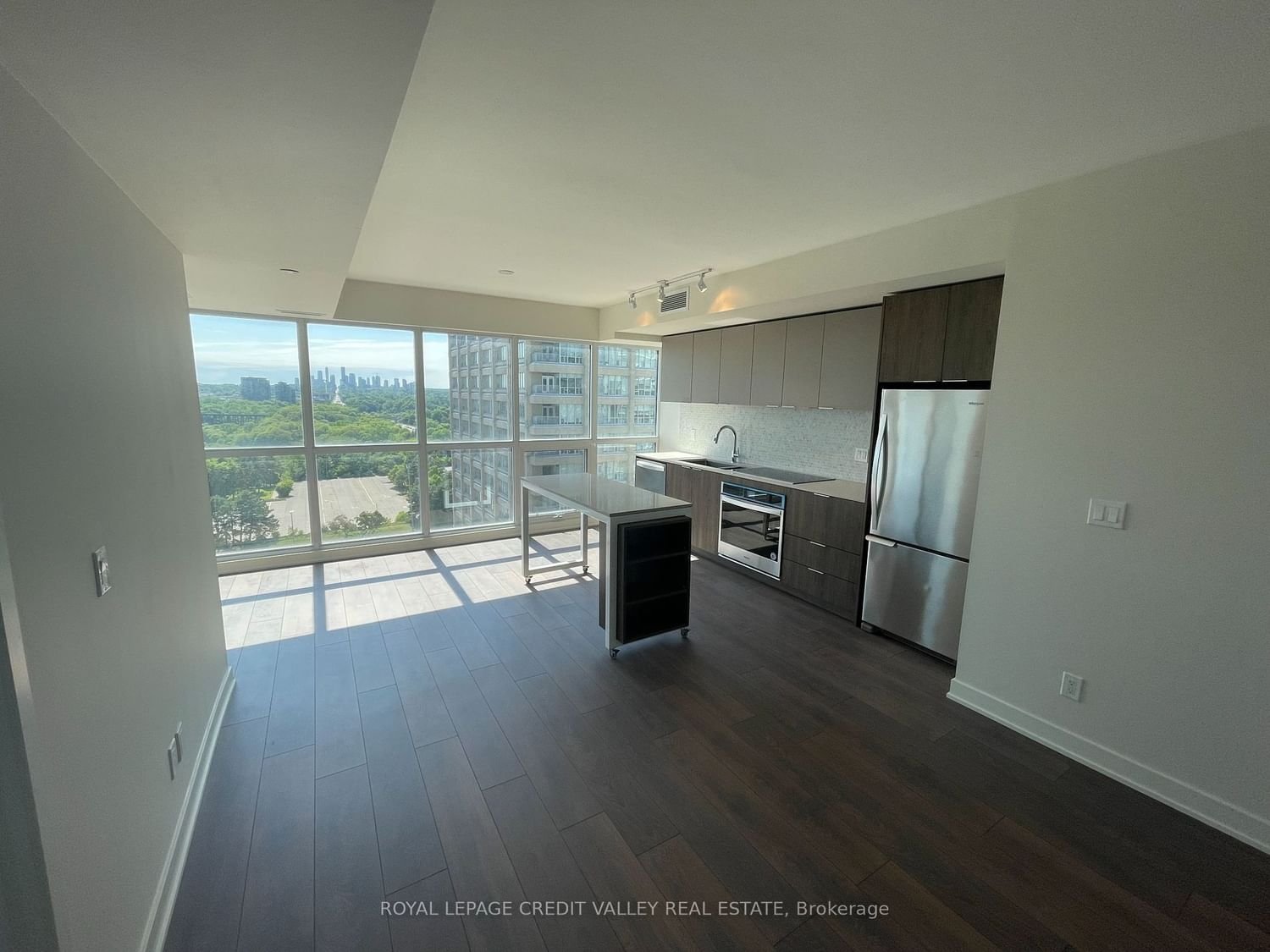 2 Sonic Way, unit 1510 for rent - image #4