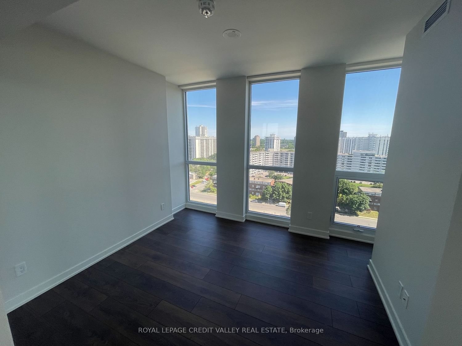 2 Sonic Way, unit 1510 for rent - image #8