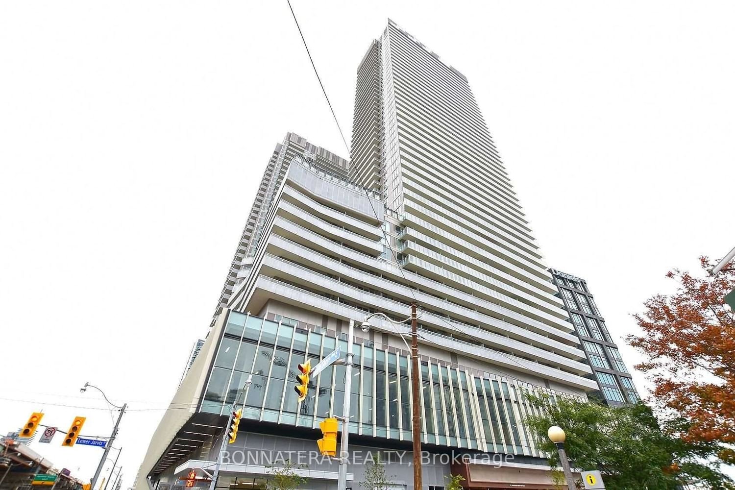 15 Lower Jarvis St, unit 3505 for rent - image #2