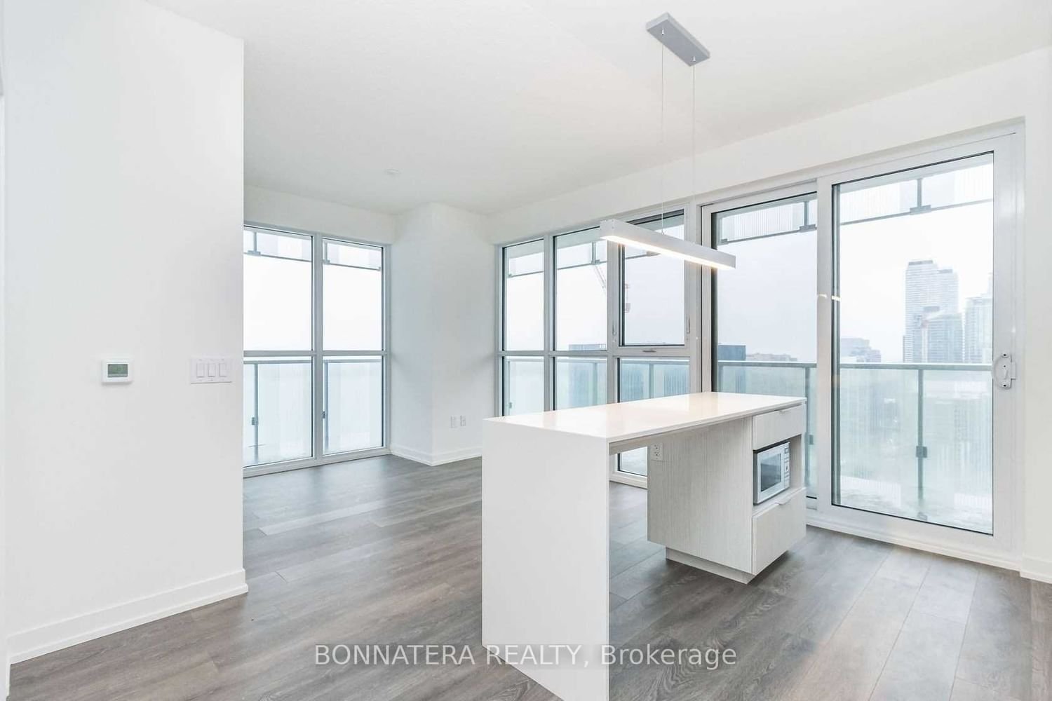15 Lower Jarvis St, unit 3505 for rent - image #7