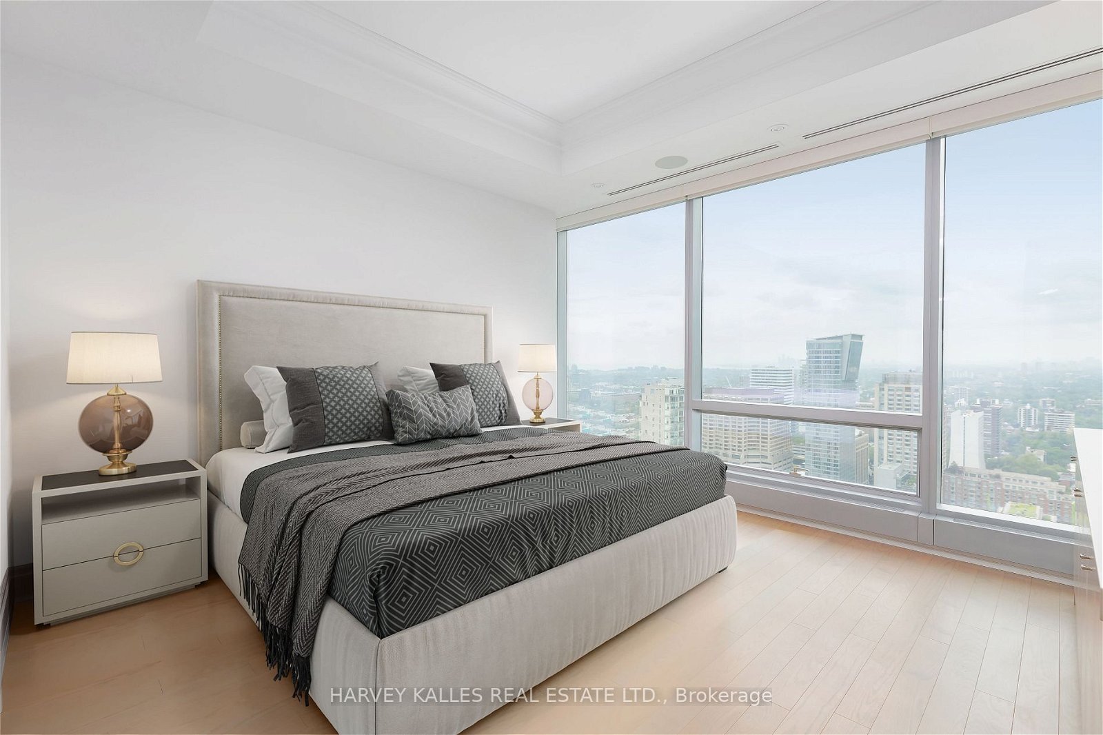 50 Yorkville Ave, unit 3201 for sale in Yorkville - image #2