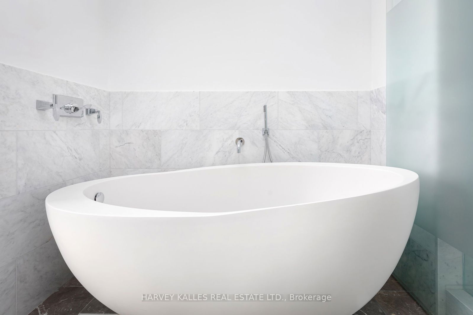 50 Yorkville Ave, unit 3201 for sale in Yorkville - image #5