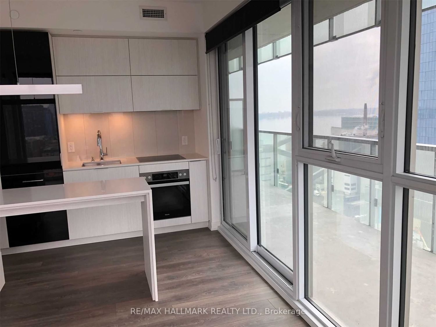 15 Lower Jarvis St, unit 1810 for rent