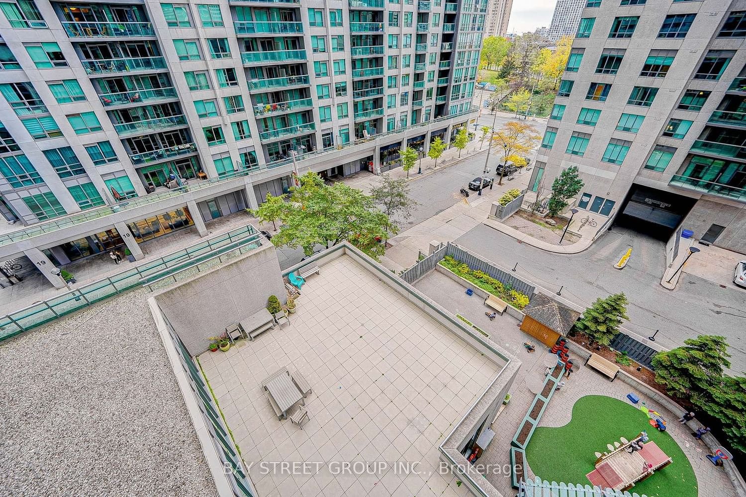 30 Grand Trunk Cres, unit 711 for rent - image #37
