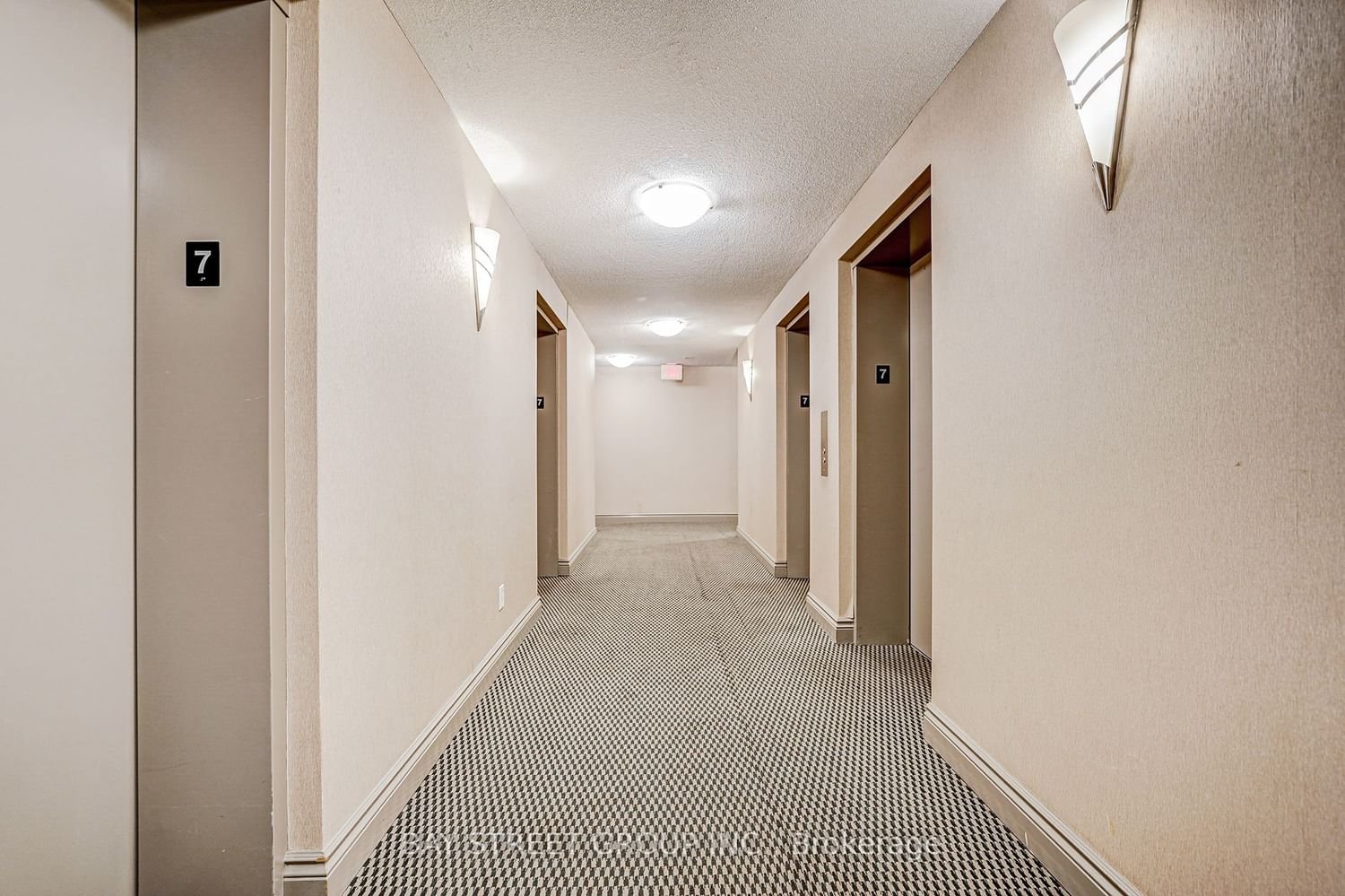 30 Grand Trunk Cres, unit 711 for rent - image #5