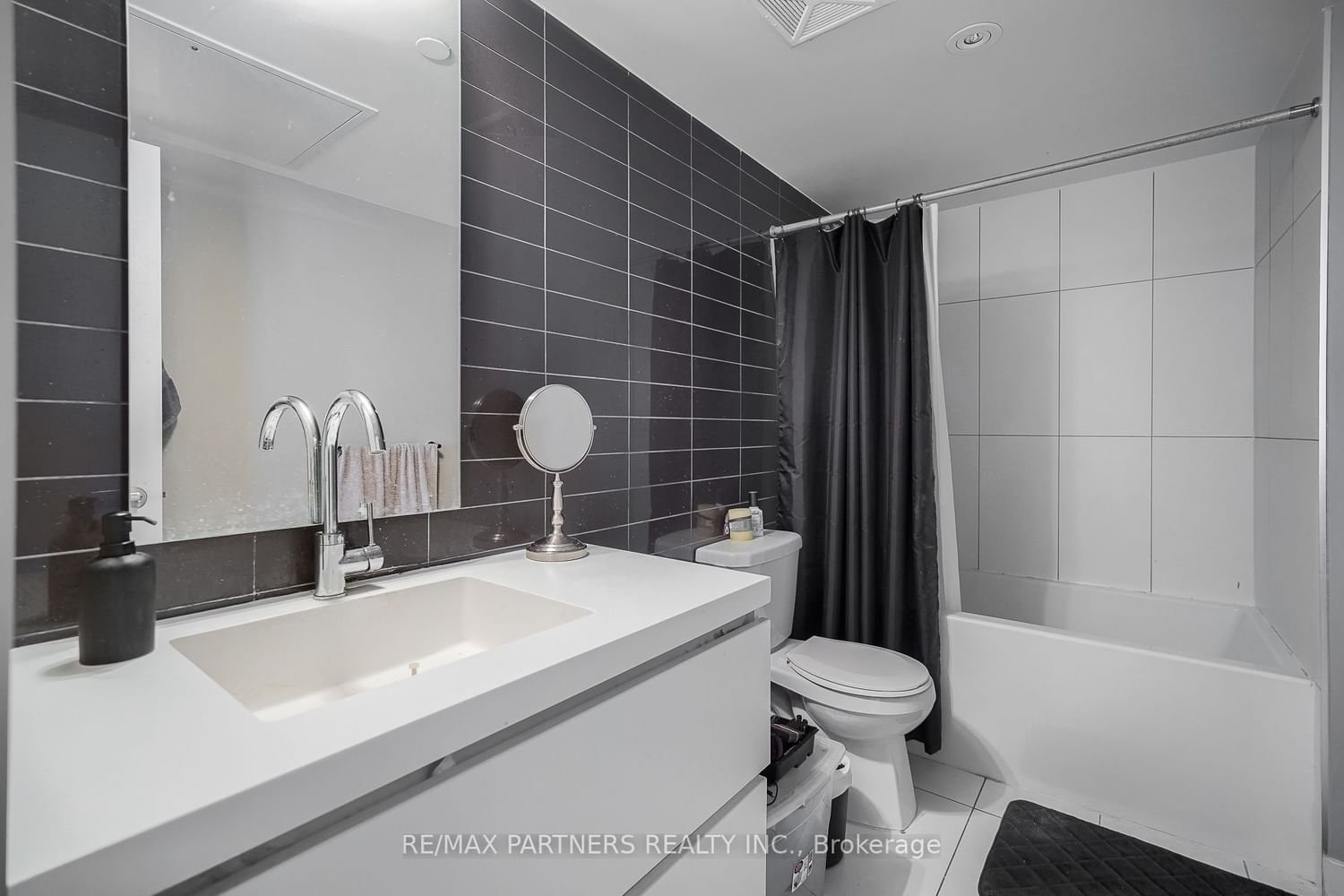 75 Queens Wharf Rd, unit 709 for sale - image #9
