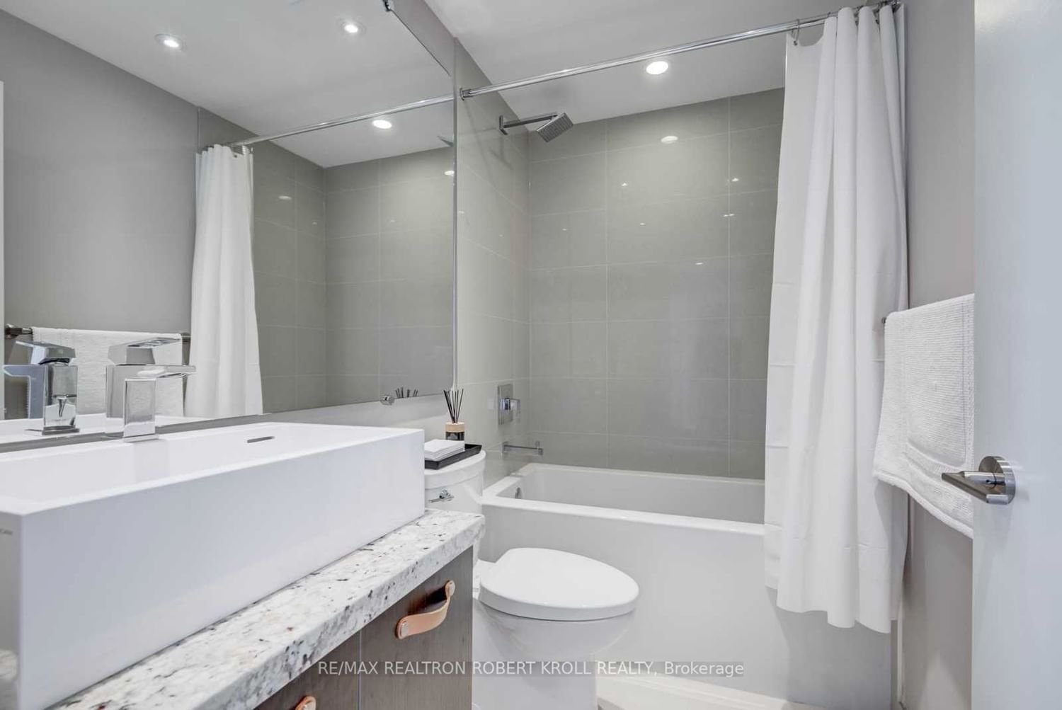 170 Chiltern Hill Rd, unit 701 for rent - image #8