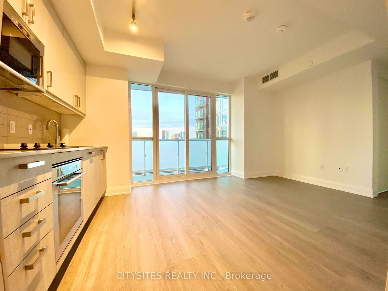 77 Mutual St, unit 1809 for rent - image #4