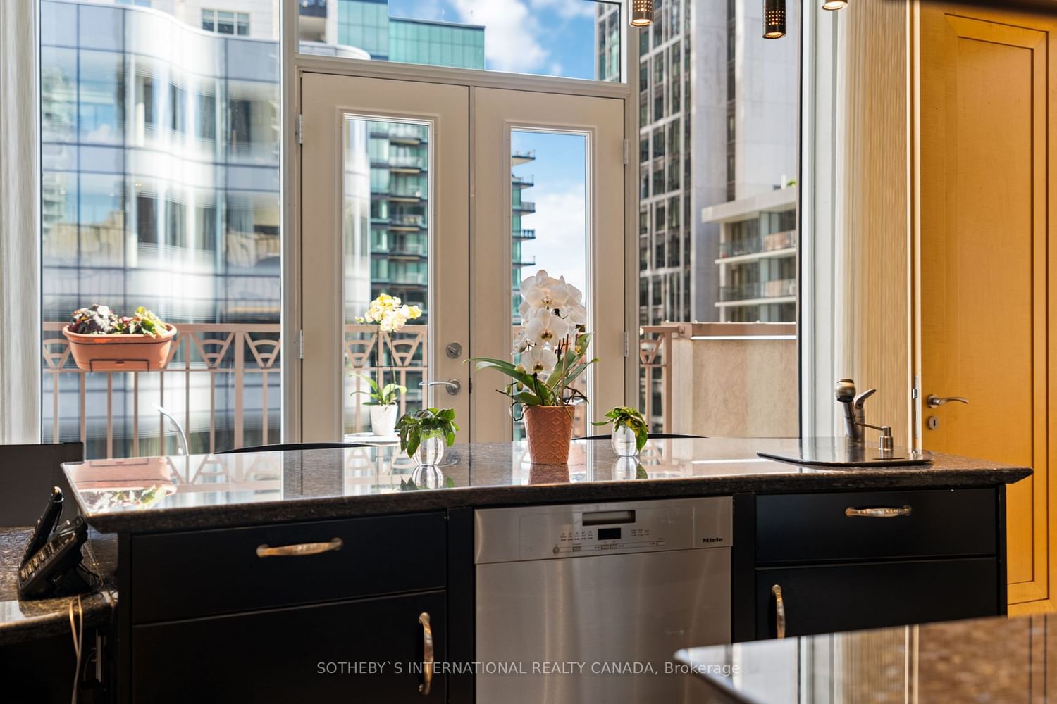 8 Sultan St, unit Ph 1 for sale