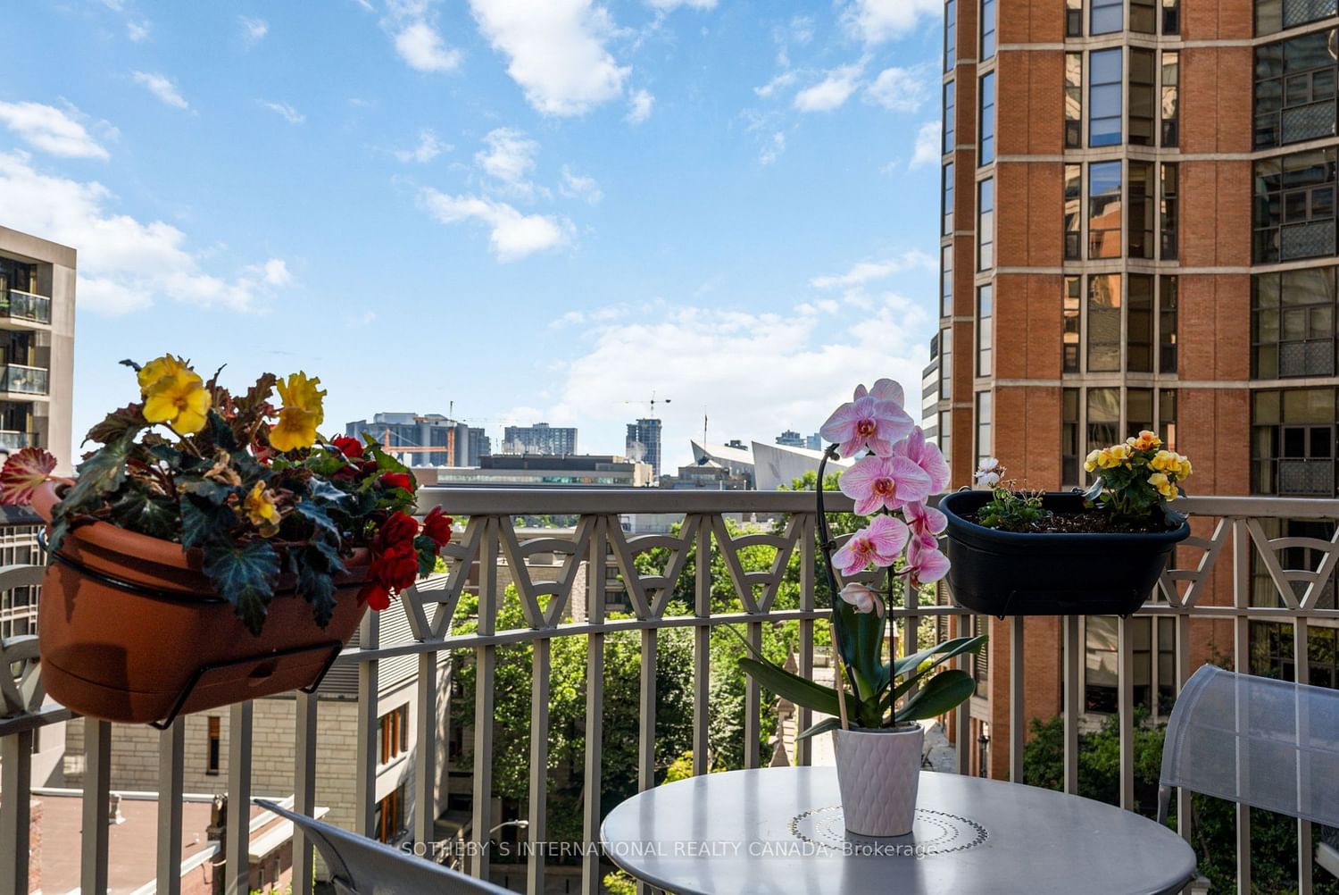 8 Sultan St, unit Ph 1 for sale