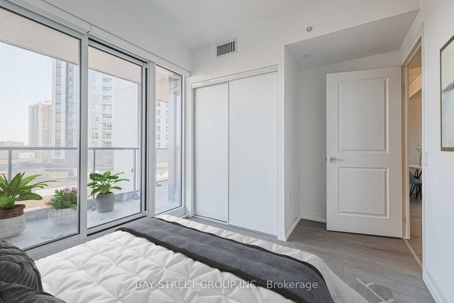 251 Jarvis St, unit 510 for rent - image #13