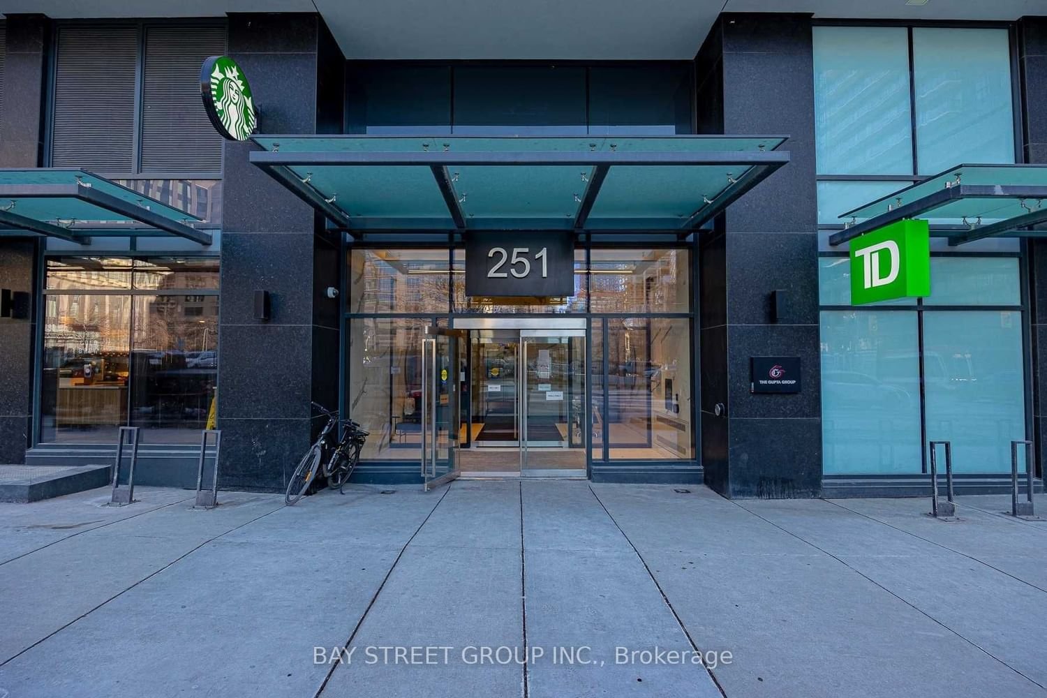 251 Jarvis St, unit 510 for rent - image #2
