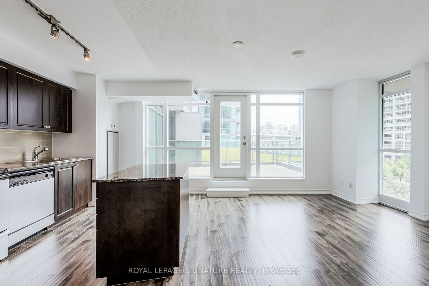 215 Fort York Blvd, unit 420 for sale - image #11