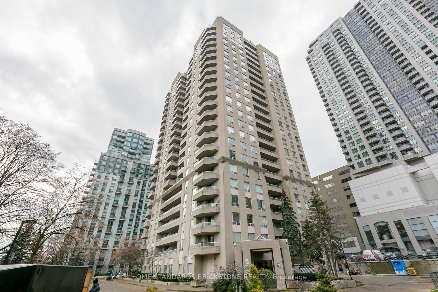 18 Hillcrest Ave, unit 1106 for rent