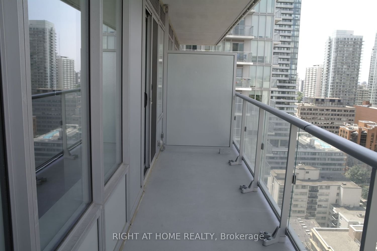 99 Broadway Ave, unit 2310 for rent - image #11