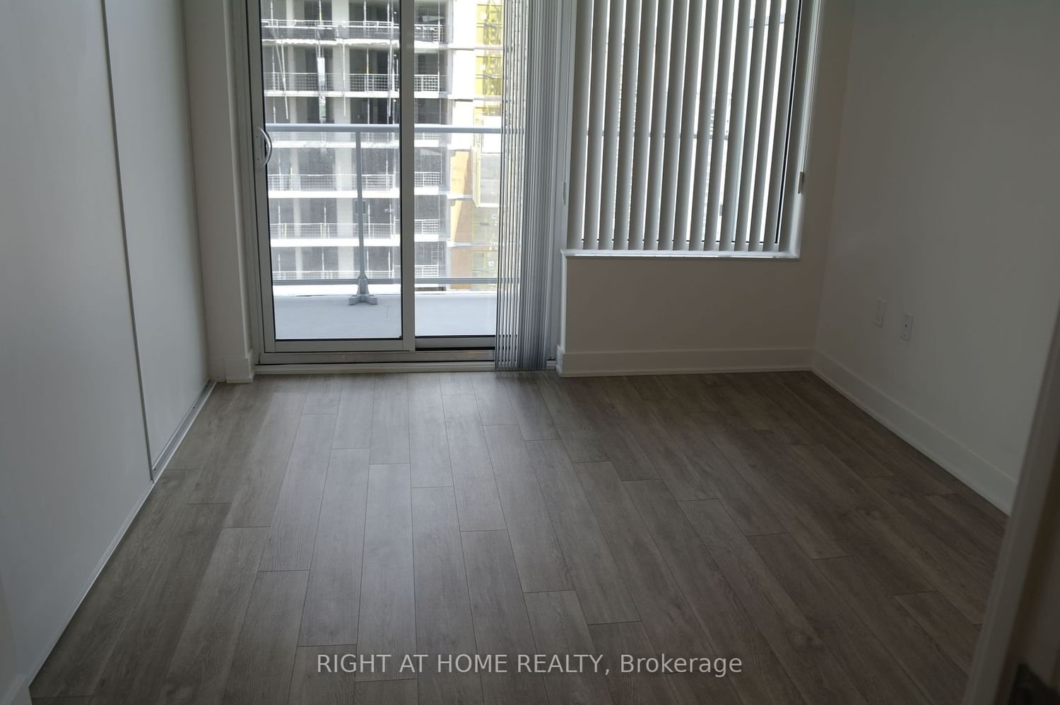 99 Broadway Ave, unit 2310 for rent - image #6