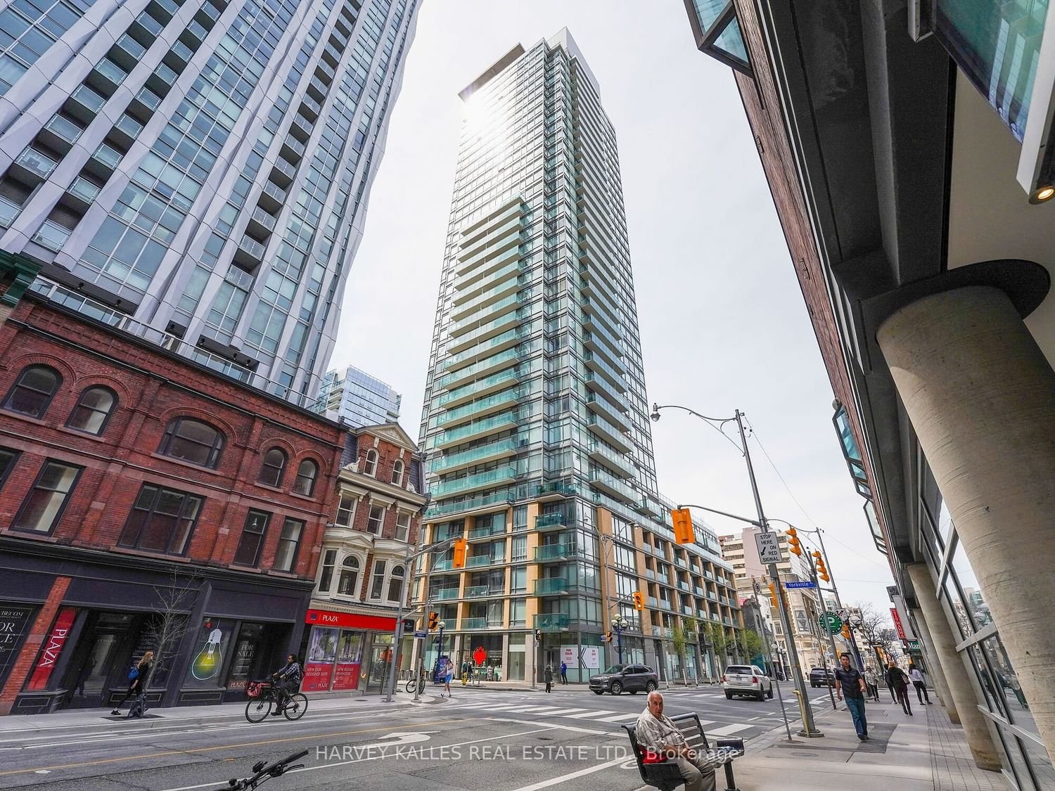 18 Yorkville Ave, unit 1305 for rent - image #1