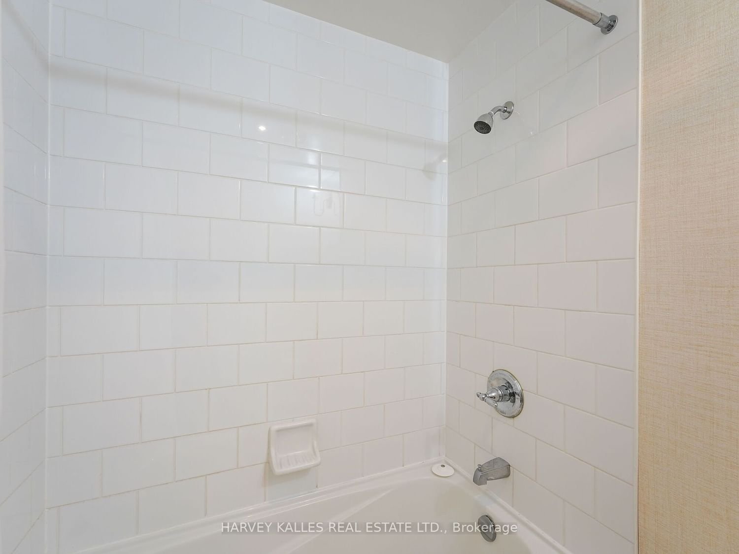 18 Yorkville Ave, unit 1305 for rent - image #28