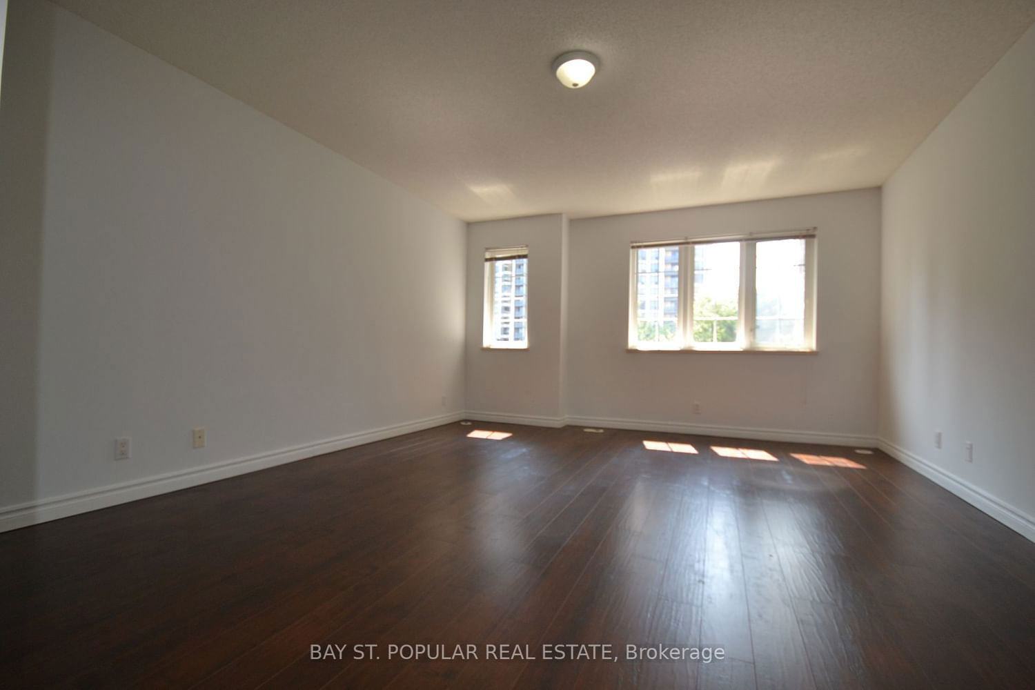 28 Sommerset Way, unit 1009 for rent - image #8