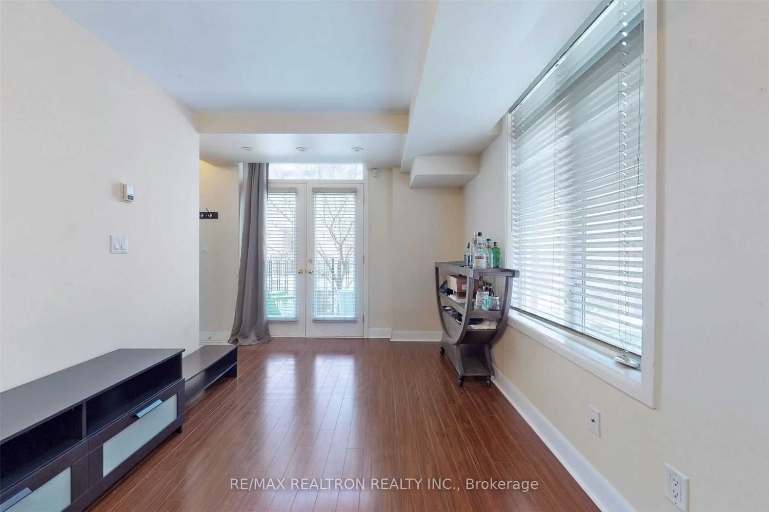415 Jarvis St, unit 237 for rent - image #9
