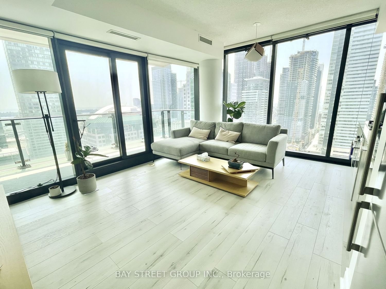 224 King St W, unit 2506 for rent - image #4