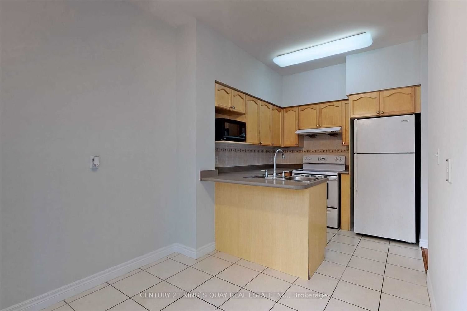 23 Hollywood Ave, unit 107 for rent - image #11