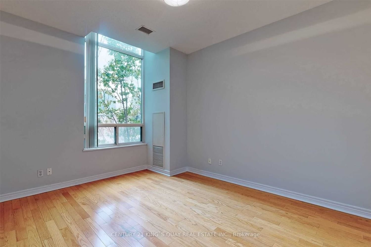 23 Hollywood Ave, unit 107 for rent - image #22