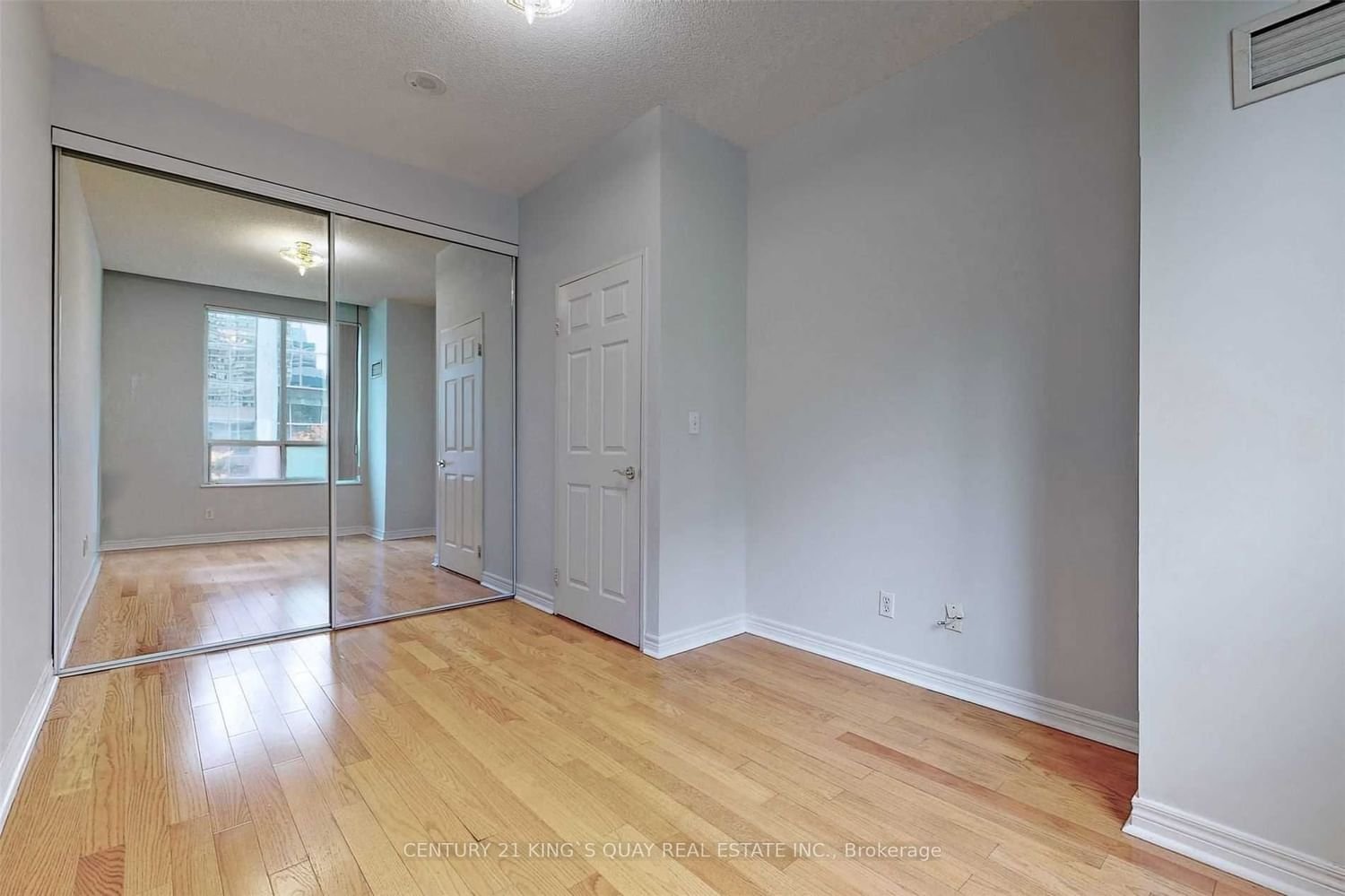 23 Hollywood Ave, unit 107 for rent - image #30