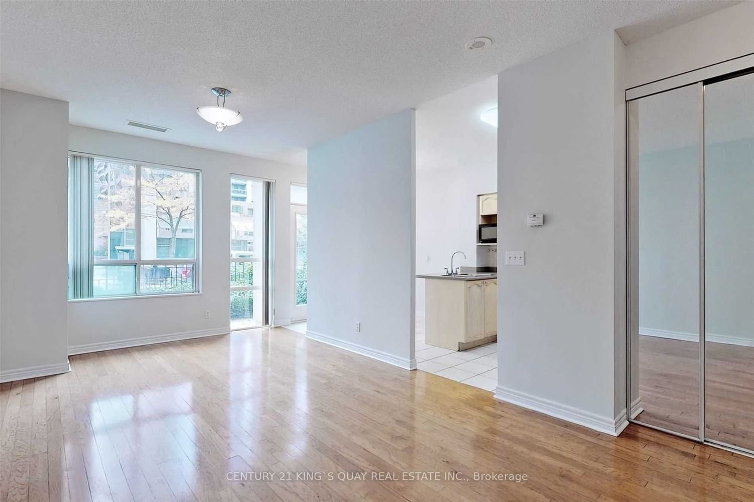 23 Hollywood Ave, unit 107 for rent - image #7