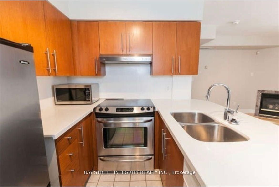415 Jarvis St, unit 355 for rent - image #6