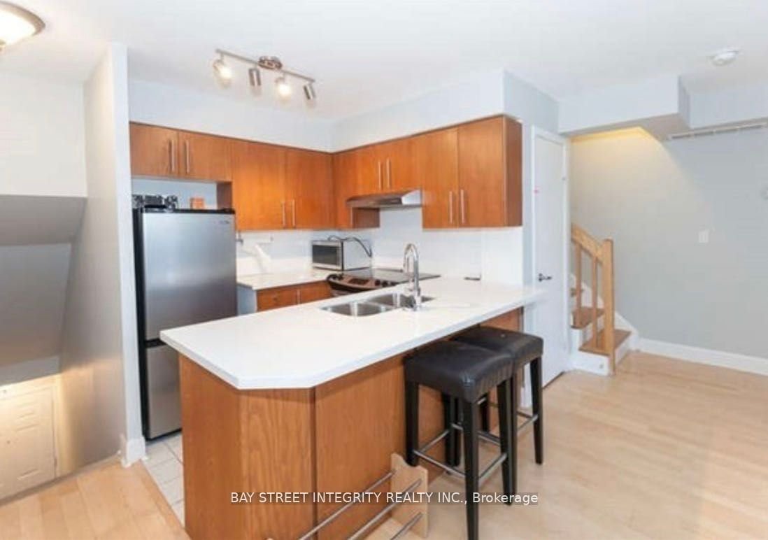 415 Jarvis St, unit 355 for rent - image #7
