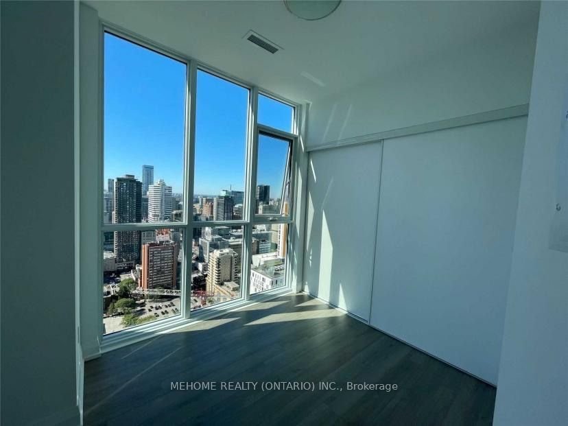 77 Mutual St, unit Ph04 for rent - image #2