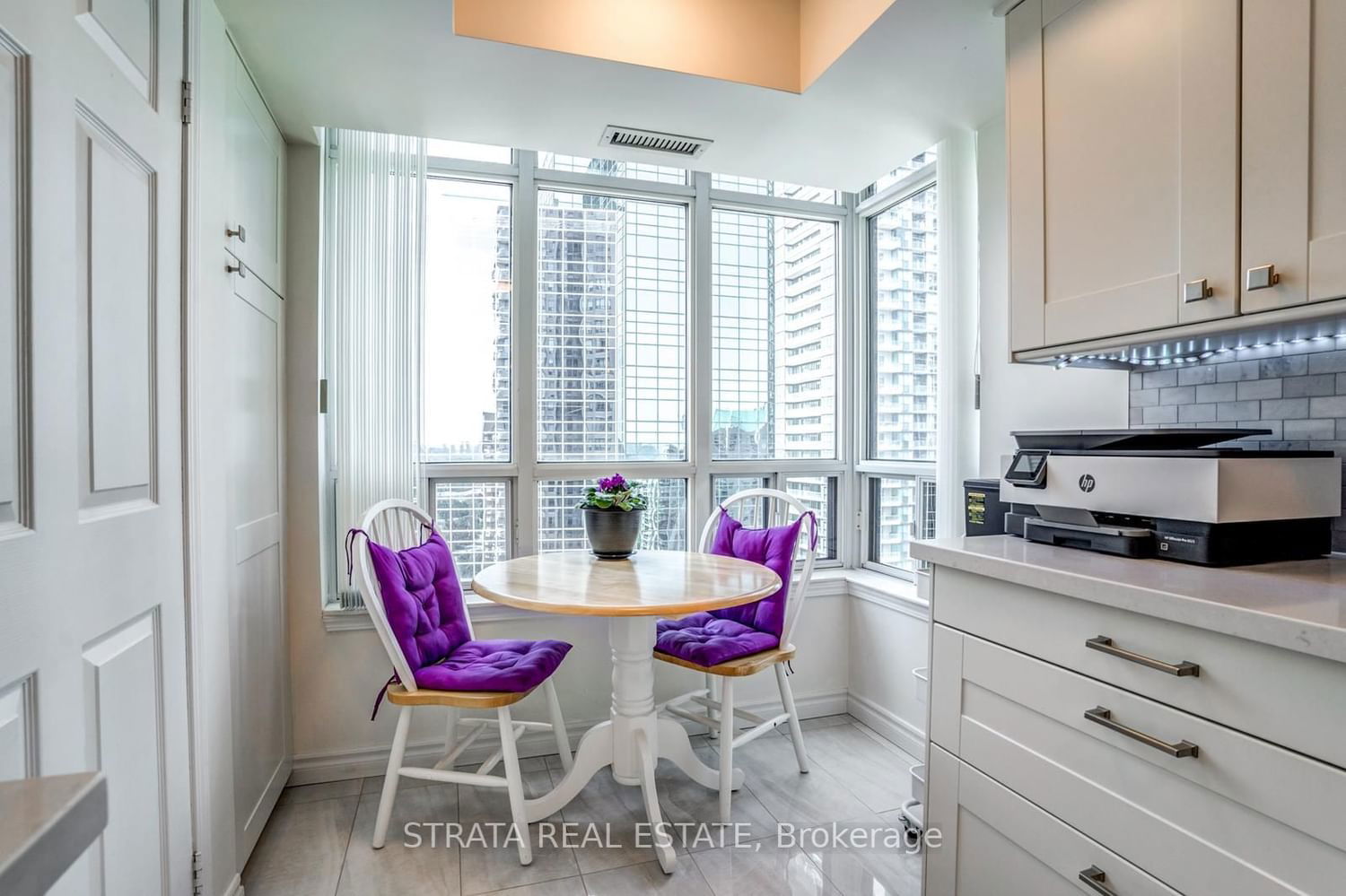 33 Empress Ave S, unit 1610 for sale