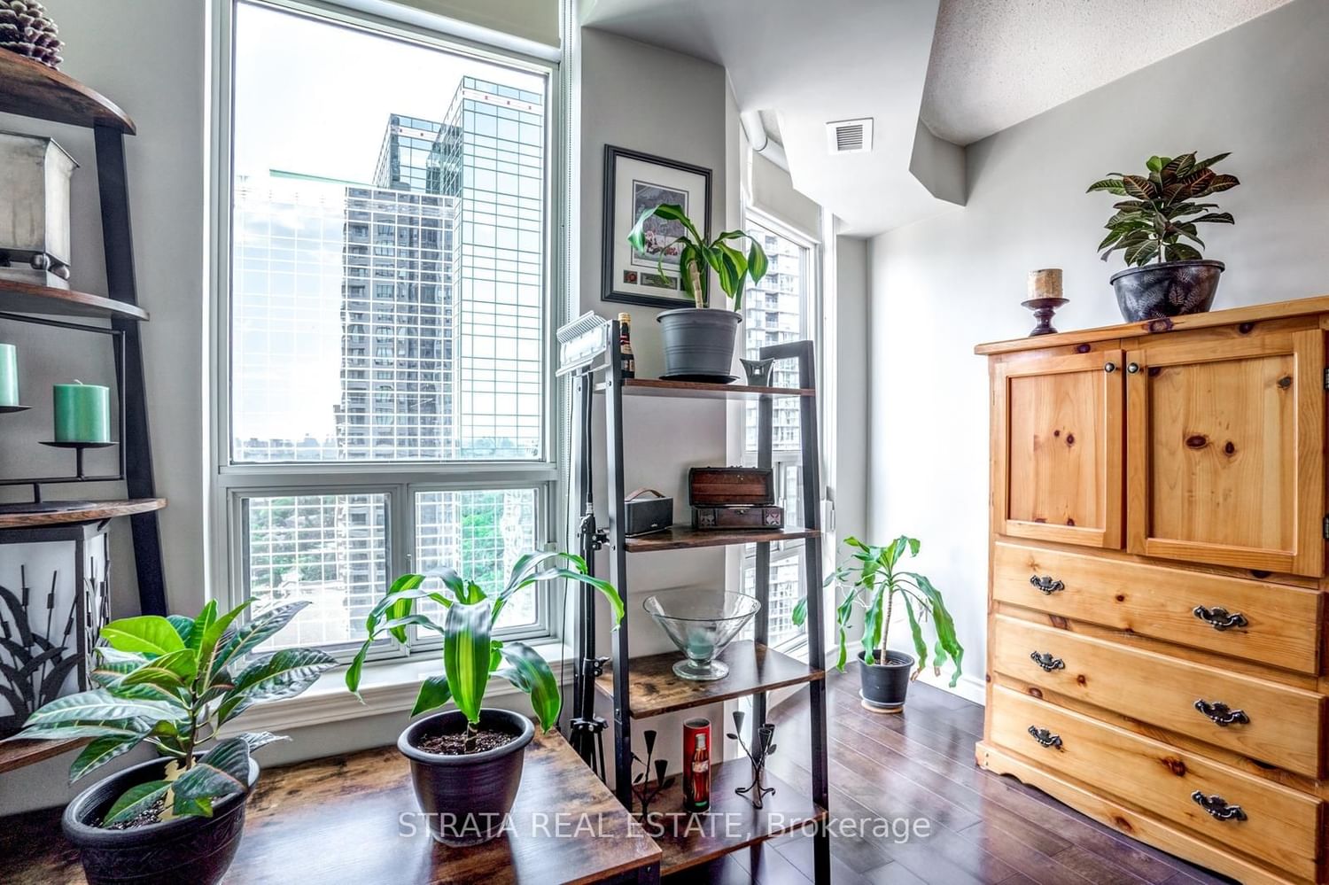 33 Empress Ave S, unit 1610 for sale - image #19